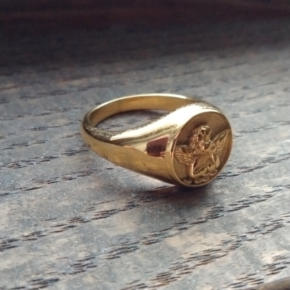 cherub signet ring (size 8)